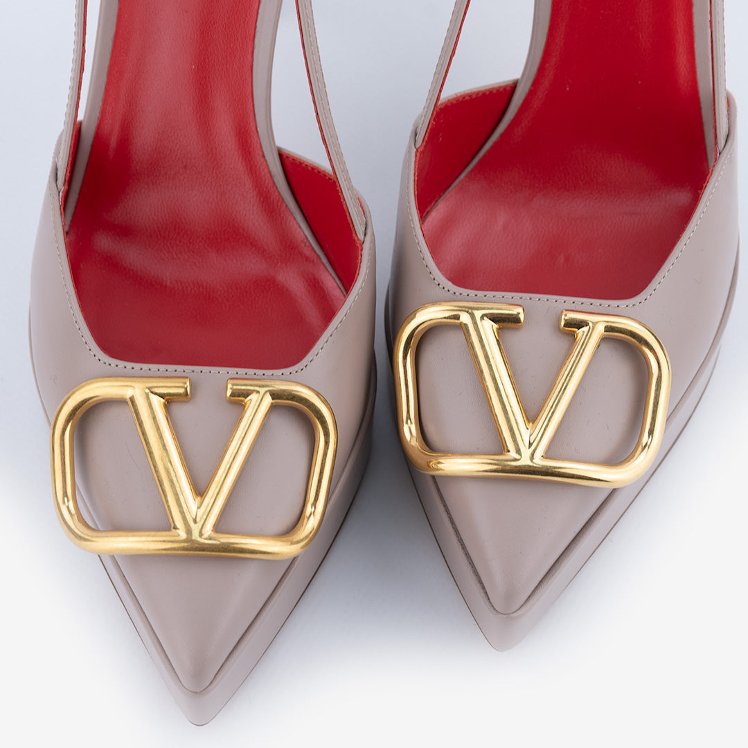 Décolleté Slingback VALENTINO GARVANI con plateau in pelle di vitello.